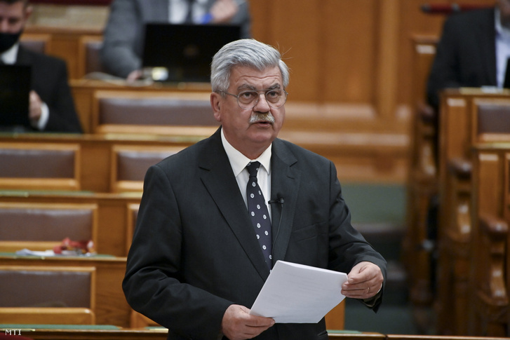 Farkas Sándor, az Agrárminisztérium parlamenti államtitkára napirend előtt felszólal az Országgyűlés plenáris ülésén, 2021. november 8-án