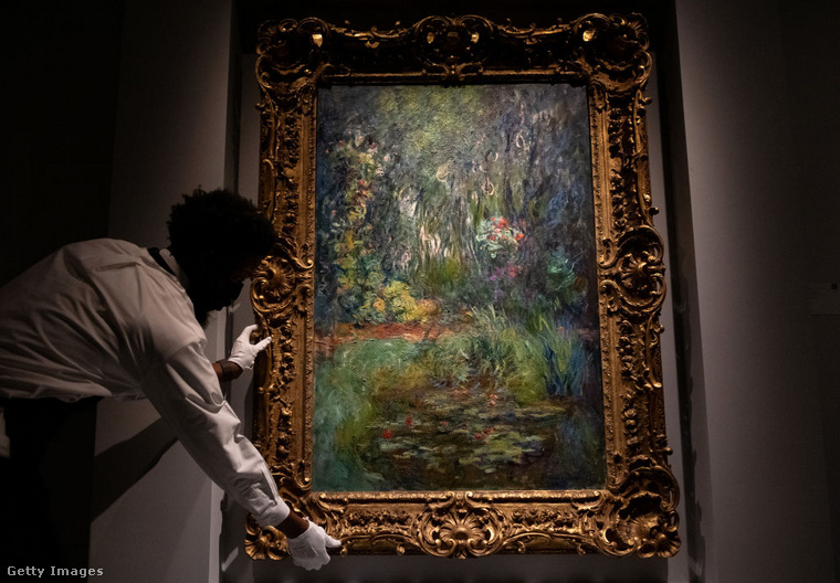 Claude Monet: Vízililiomok című festménysorozatának egy darabja, a Coin Du Bassin Aux Nymphéas.