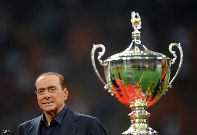 Berlusconi az AC Milan – Juventus meccs után, 2011 augusztusában