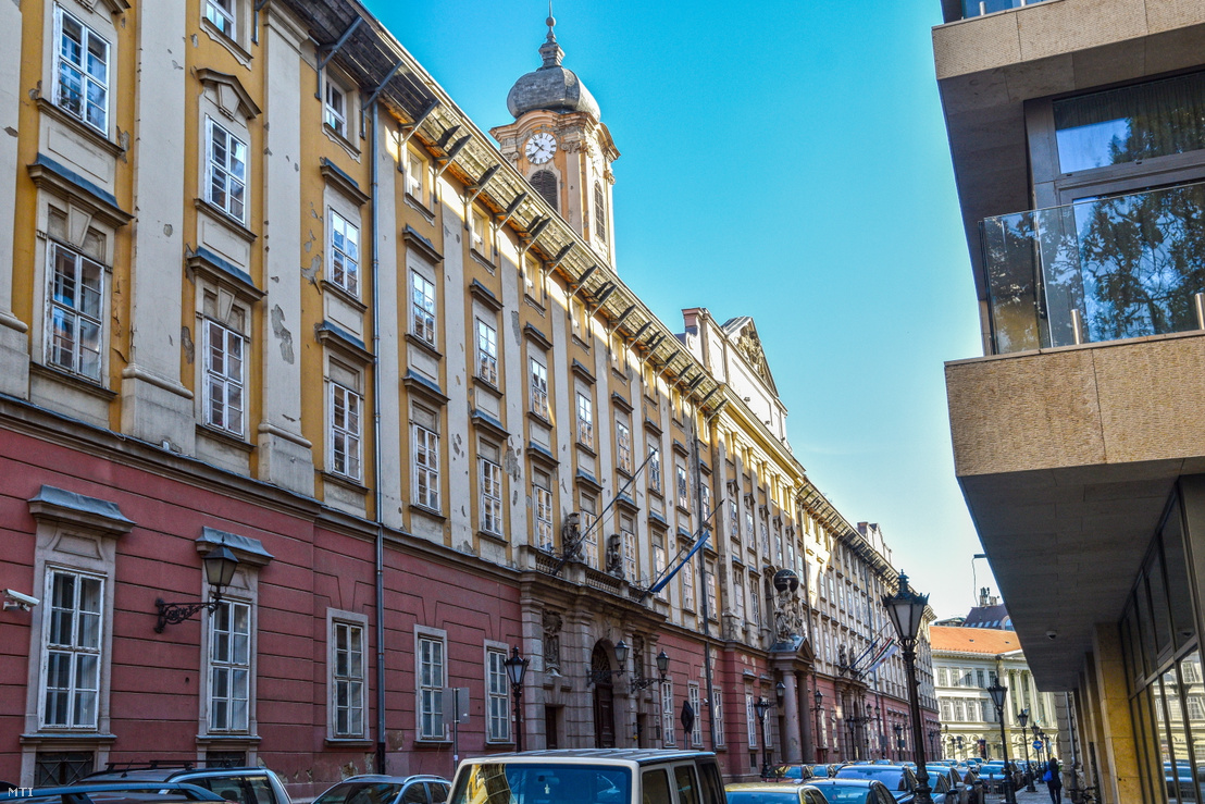 Budapest Főváros Főpolgármesteri Hivatalának épülete az V. kerületi Városház utcában 2021. november 6-án
