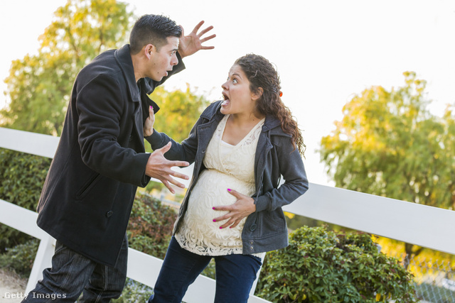A férfi félt, hogy a szülés után már nem lesz olyan szűk a párja – a várandós nő először azt hitte, rosszul hall