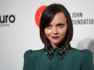 Christina Ricci fehérneműben mutatta meg terhes pocakját