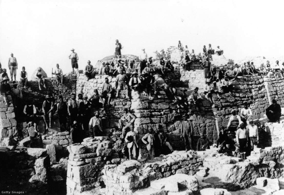 Ásatások Trójában 1850-ben