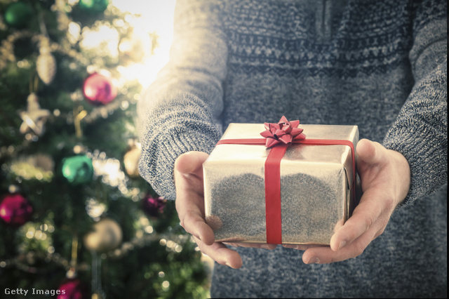 Rejtett jelentése lehet a karácsonyi ajándéknak, amit párodtól kaptál