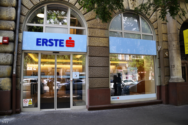 Egy Erste Bank-fiók 2020. július 14-én Budapesten