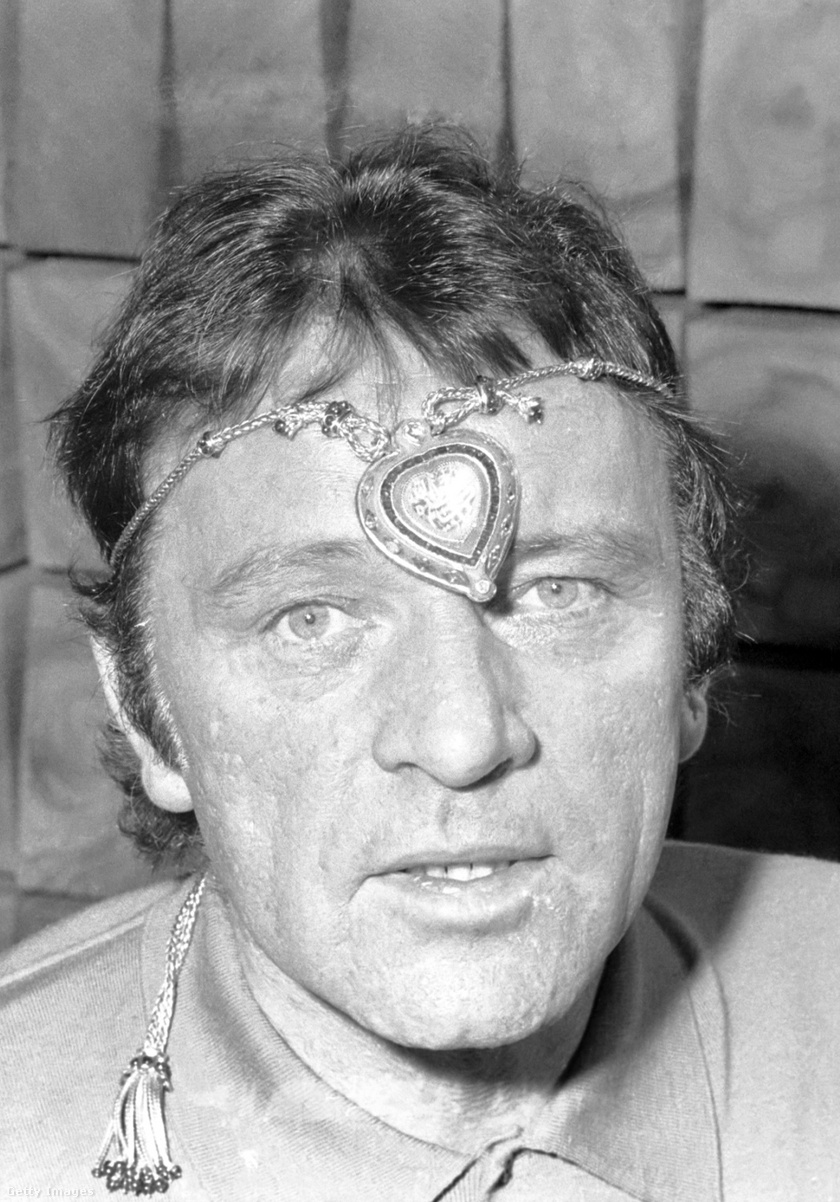 Richard Burton a nyakékkel.