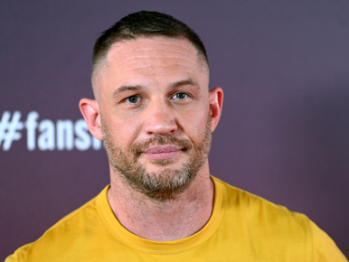 Ez a férfi Tom Hardy kiköpött mása, ostromolják is a nők, mégsem találja élete párját