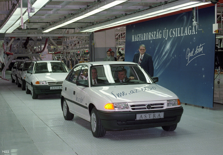 Ezzel az Astra lett az első, magyarok gyártotta modern személyautó