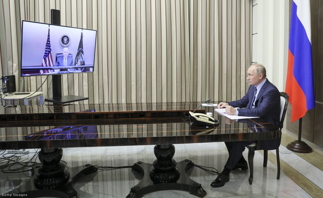 Vlagyimir Putyin és Joe Biden videohíváson keresztül tartott találkozón 2021. december 7-én