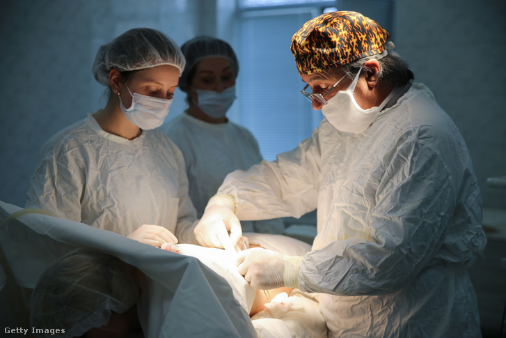 Plasztikai műtétet végző orvosok