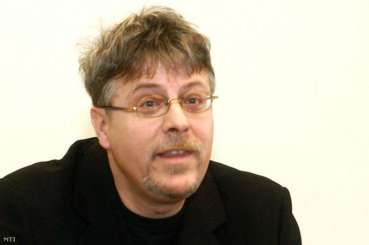 Krejniker Miklós, a Magyar Bírósági Végrehajtói Kamara elnöke 2002. február 18-án
