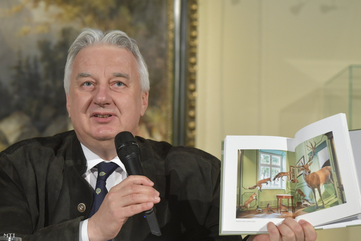 Semjén Zsolt miniszterelnök-helyettes A vadászat választott engem című könyv bemutatóján a Mezőgazdasági Múzeumban 2022. január 12-én