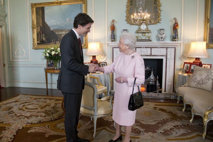 II. Erzsébet és a kanadai miniszterelnök, Justin Trudeau.