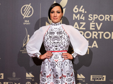 Tóth Gabi smink nélküli fotót posztolt