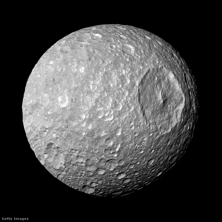A Szaturnusz egyik holdja, a Mimas