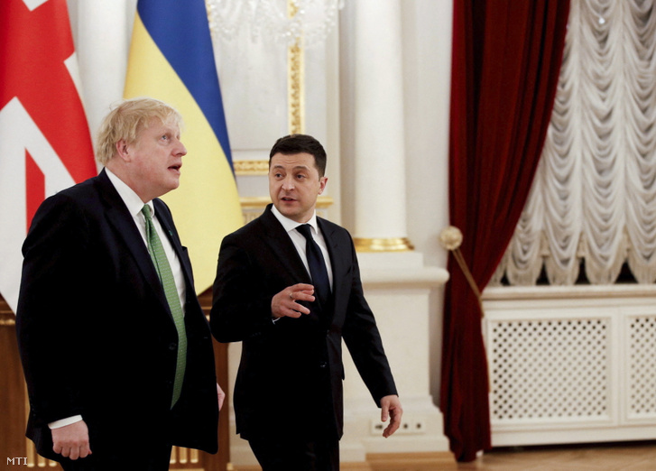 Volodimir Zelenszkij ukrán elnök fogadja Boris Johnson brit kormányfőt a kijevi elnöki palotában 2022. február 1-jén