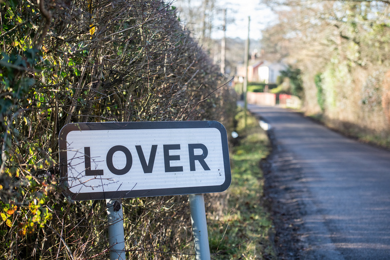 A települést valaha Warminster Greennek hívták, de 1876 óta Lover néven ismerik