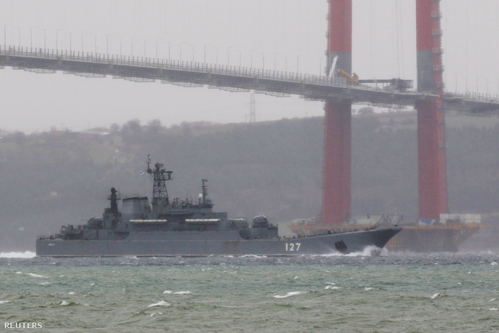 Orosz hadihajó a Fekete-tengeren 2022. február 8-án