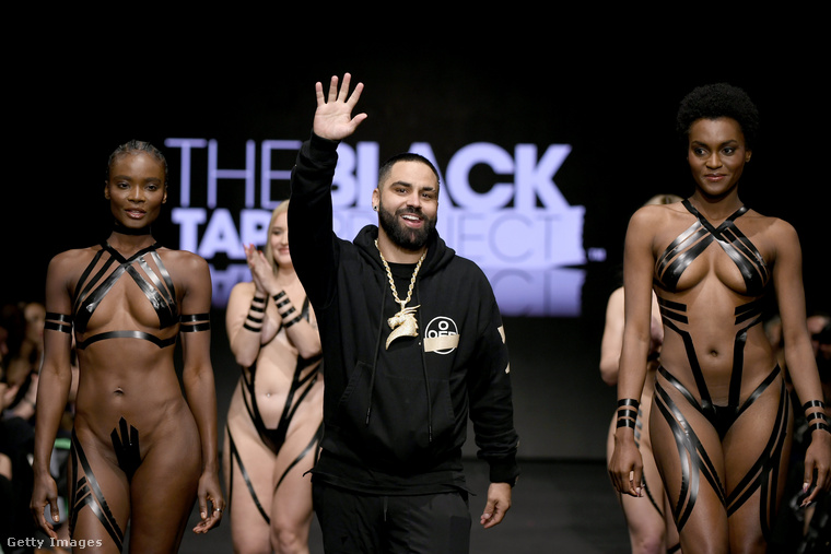 Joel Alvarez, aki a "szalagok királyának" is neveznek, 2008-ban alapította meg a  Black Tape Project nevű divatmárkát.