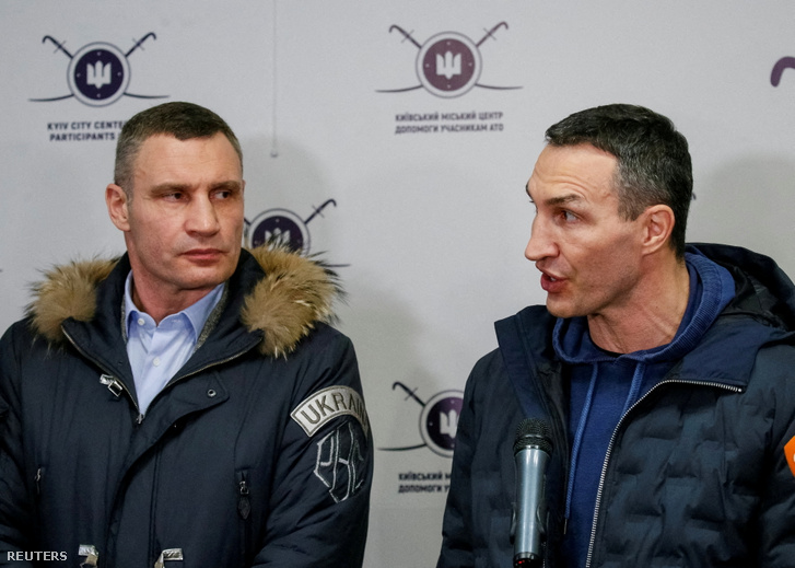 Az Ukrán Területi Védelmi Erőkhöz csatlakozott az ukrán nehézsúlyú ökölvívó-világbajnok Volodimir Klicsko és testvére, Kijev polgármestere