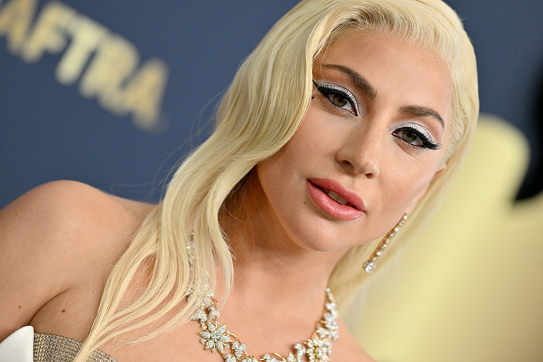 Lady Gaga is végigvonult a vörös szőnyegen az idei Screen Actors Guild Awards díjátadó gálán