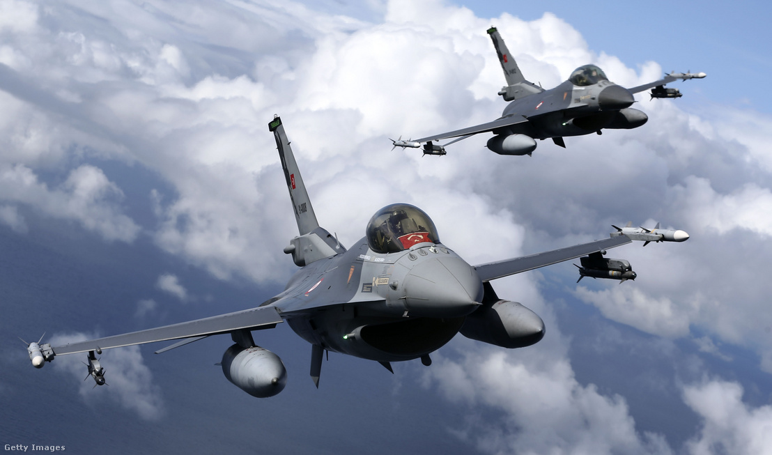 A NATO F-16-os vadászgépei 2021. augusztus 27-én