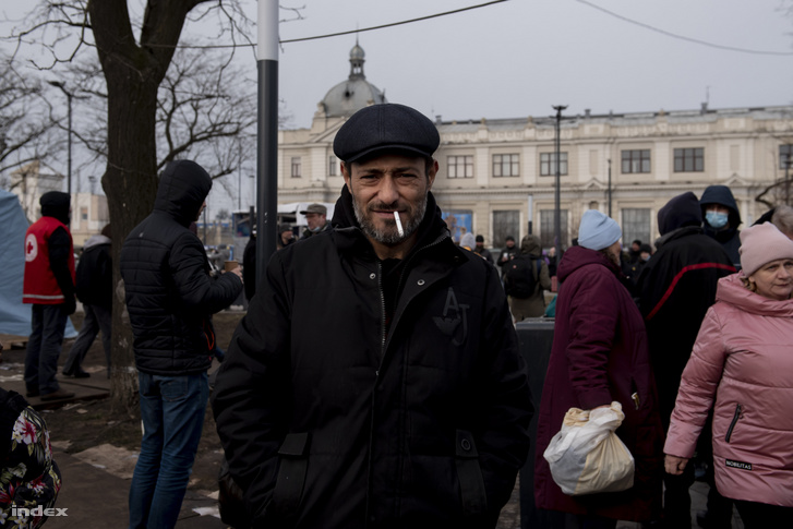 Egy magát jugoszláv cigánynak valló férfi Lvivben