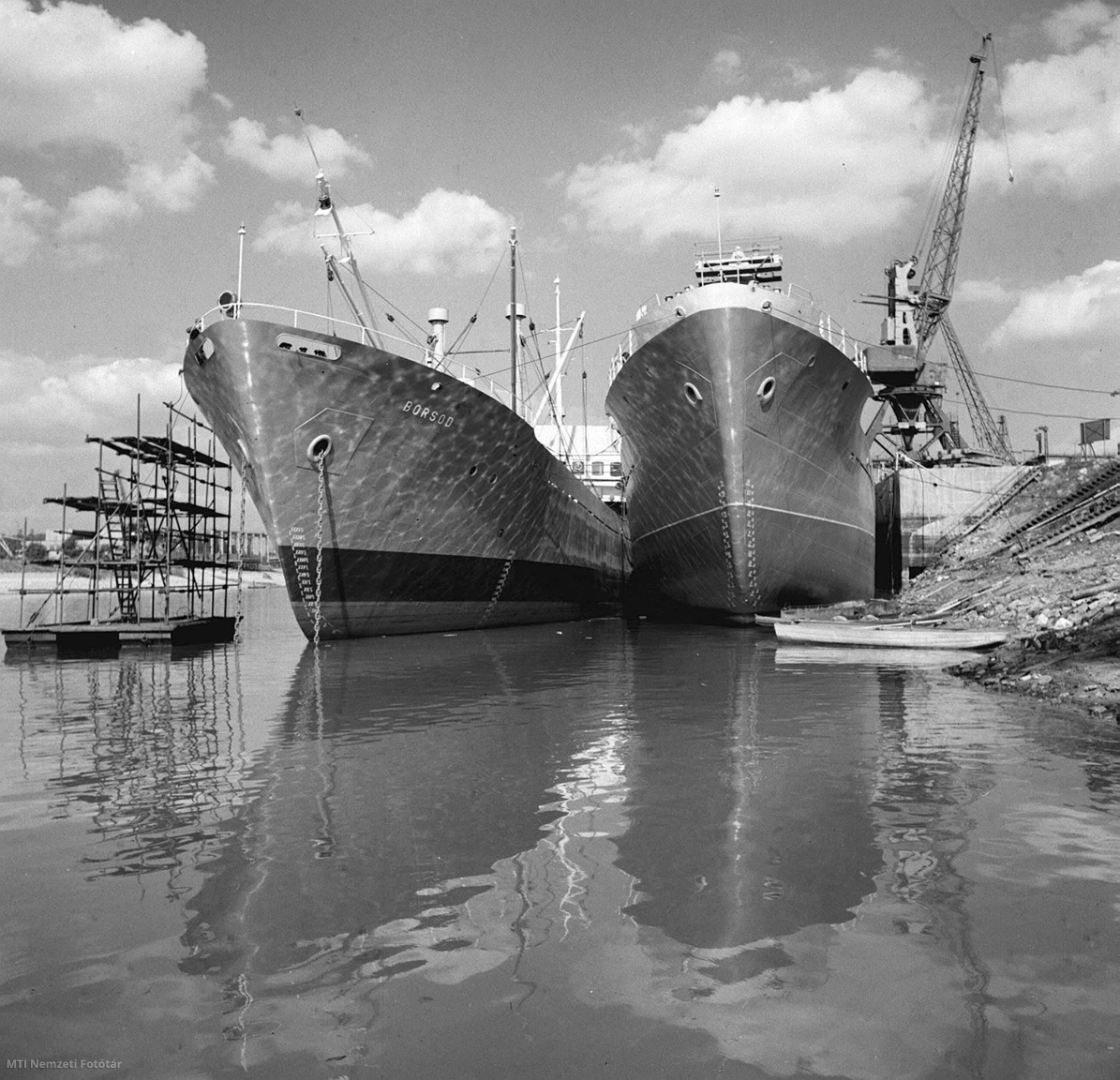 Budapest, 1962. szeptember 21. Készülő tengerjáró hajók az újpesti hajógyárban