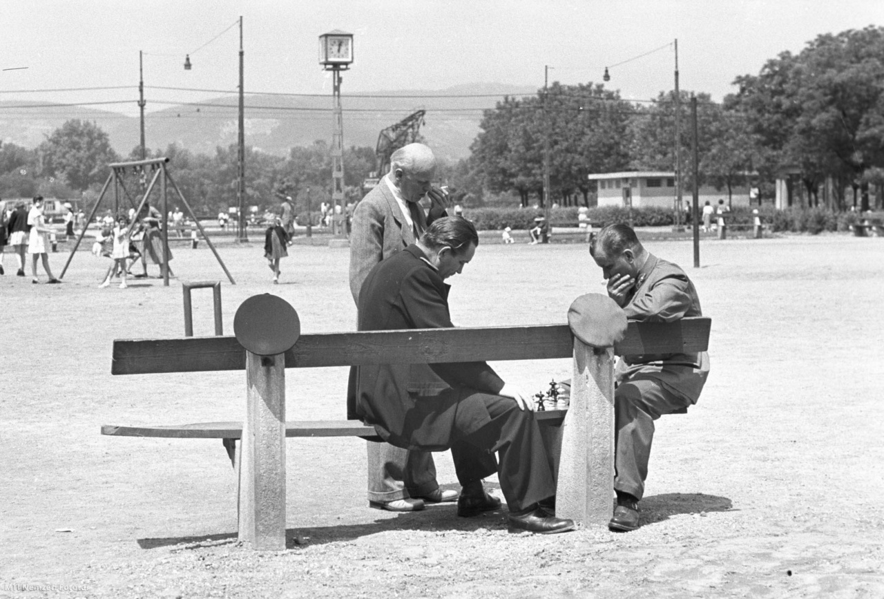 Budapest, 1956. július 22. Sakkcsata a Szent István parkban