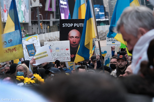 Az orosz elnökről rengeteg mém és plakát készül, ezekre jellemző a vegyes hangnem