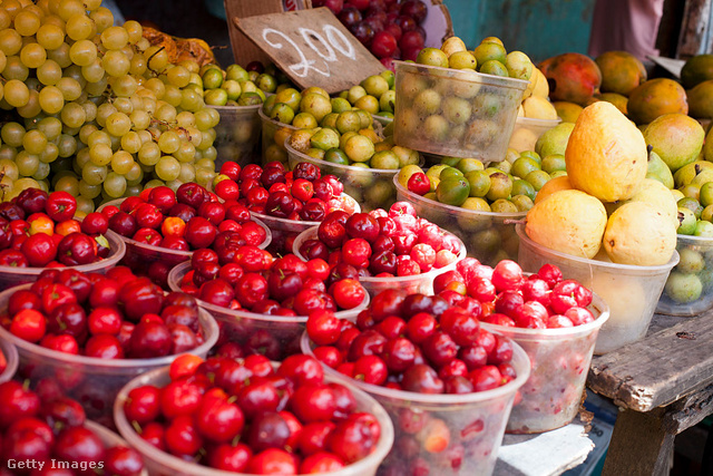 A cseresznyére hasonlító acerola 4,5%-a C-vitamin