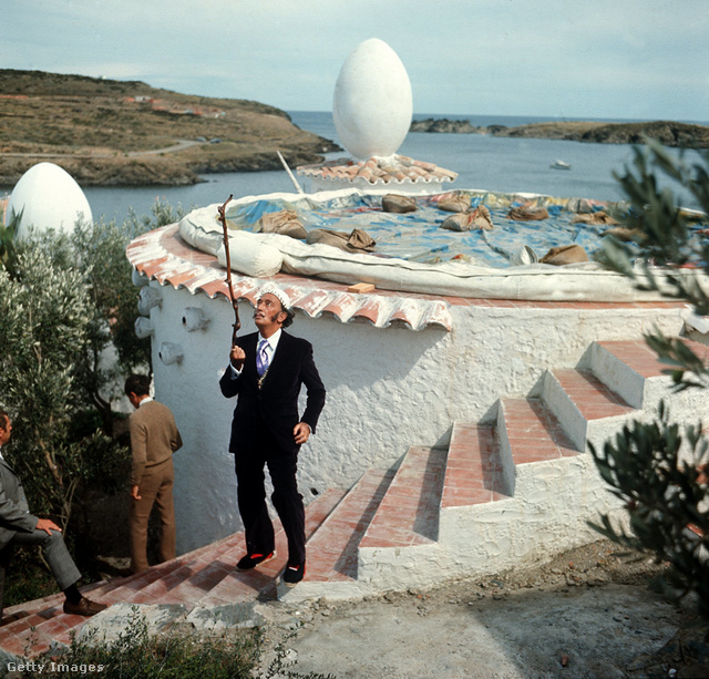 Dalí 1968-ban, katalóniai otthonában
