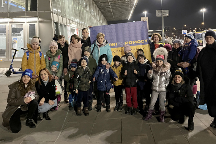 Ukraine children from Kiev reaching Siedle in Poland 6