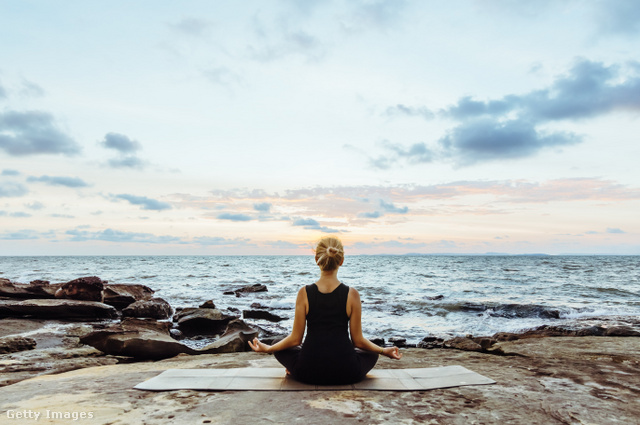 Ha hajlamosak vagyunk aggodalmaskodni, rágódni és stresszelni, a mindfulness gyakorlása segíthet visszatalálni az egyensúlyunkhoz