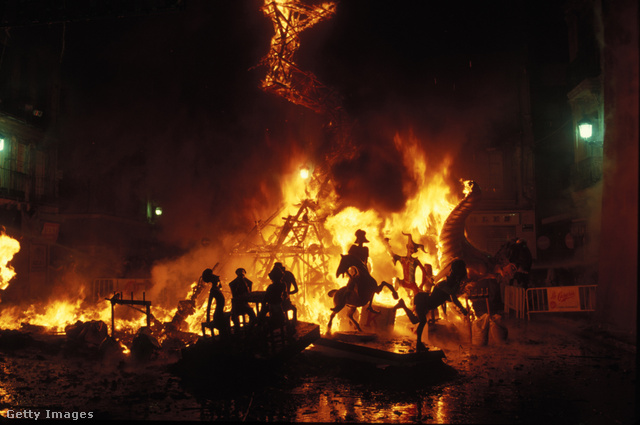 Égő vagy nem égő, ez az egyik legnagyobb tüzes ünnep az Ibériai-félszigeten