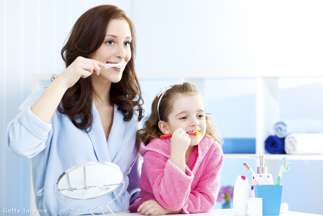 A gyerekeket meg kell tanítani arra, hogy ne nyeljék le a fogkrémet