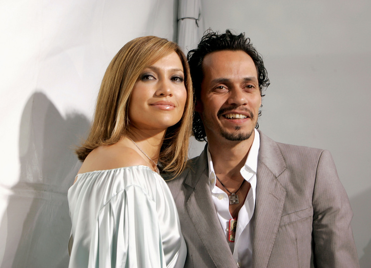 Jennifer Lopez és Marc AnthonyMindössze egy héttel azt követően, hogy hivatalosan is kimondták válását Dayanara Torres korábbi Miss Universe szépségkirálynőtől, Marc Anthony nem hezitált, feleségül is vette Jennifer Lopezt