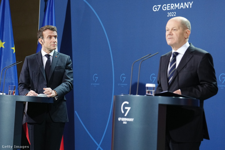 Emmanuel Macron és Olaf Scholz 2022. január 25-én