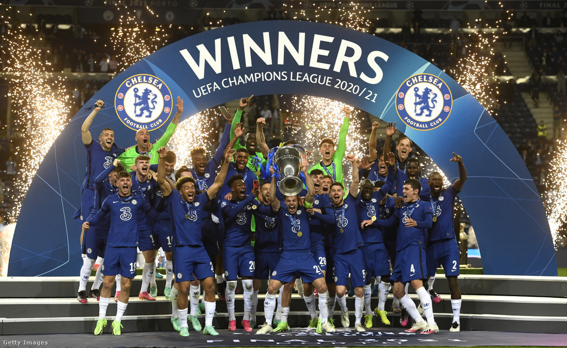 A Chelsea csapata ünnepli a Bajnokok Ligája-győzelmét 2021. május 29-én