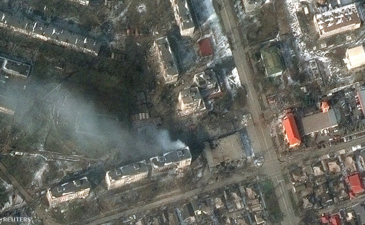 Műholdfelvétel a lebombázott Mariupolról 2022. március 12-én
