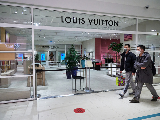 Nem halad a korral Louis Vuitton?