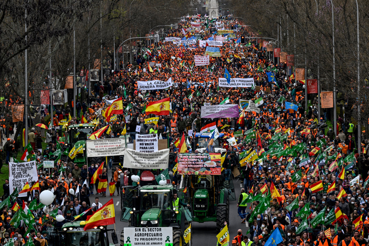 A „vidéki Spanyolország jövőjéért” tüntettek Madrid utcáin 2022. március 20-án