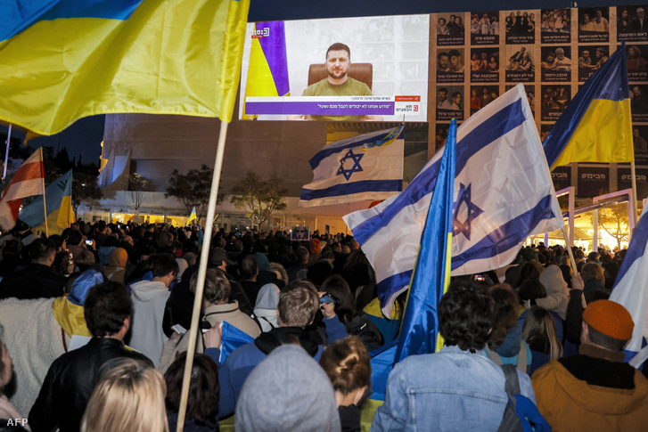 Ukrajna melletti tüntetés Tel-Avivban Zelenszkij beszéde alatt 2022. március 20-án
