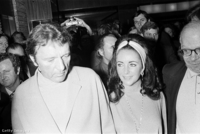 Liz Taylor és férje, Richard Burton, alias Kleopátra és Marcus Antonius, Budapesten ünnepelték a színésznő 40. születésnapját