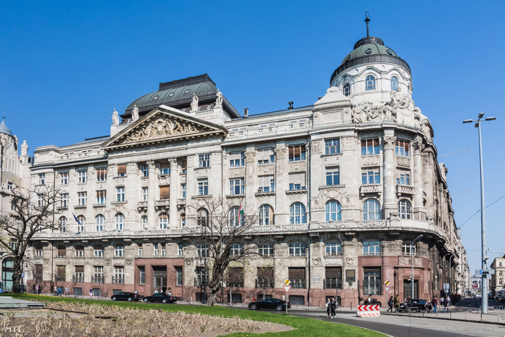 A Belügyminisztérium épülete Budapesten, a Széchenyi István tér 3–4. szám alatt