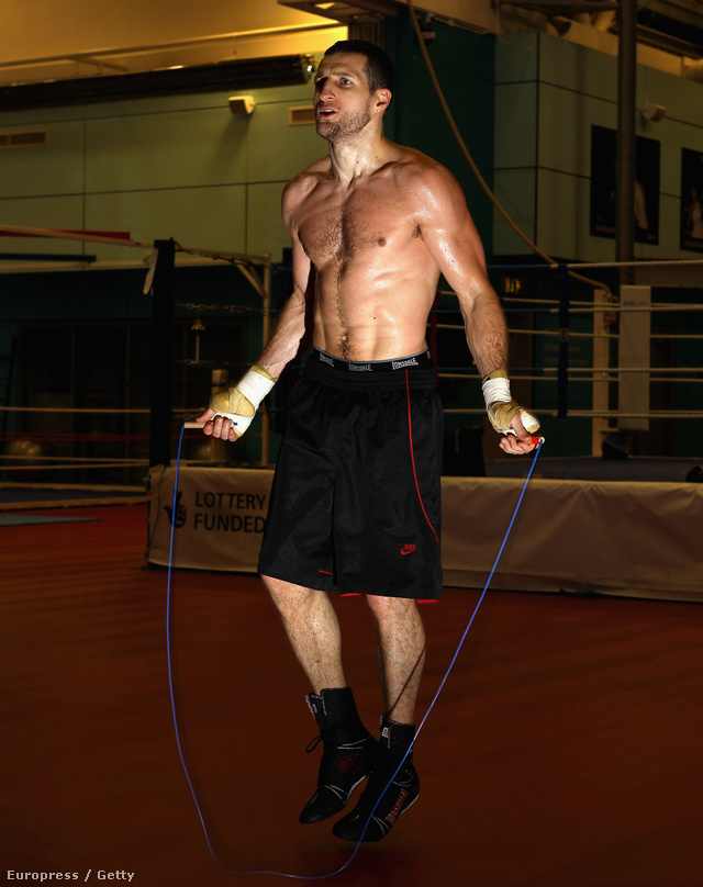 Carl Froch bokszoló is ugrókötelezve edz