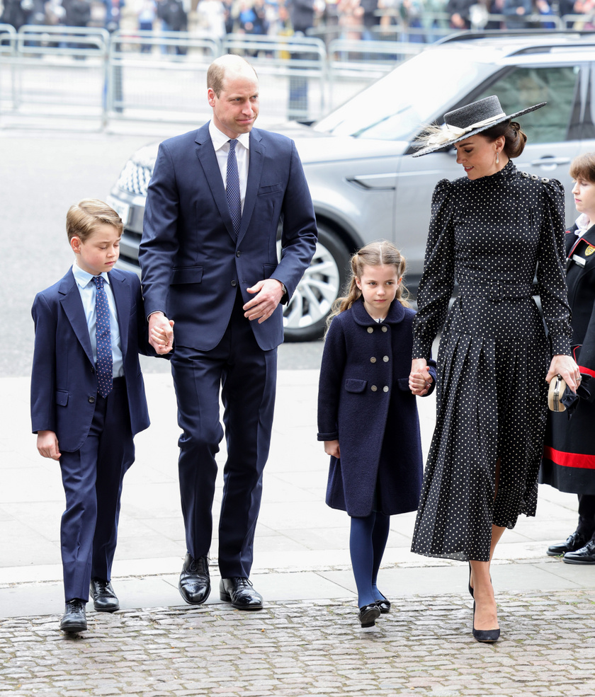 Vilmos herceg és Katalin hercegné a gyerekekkel jelentek meg Fülöp herceg megemlékezésén.