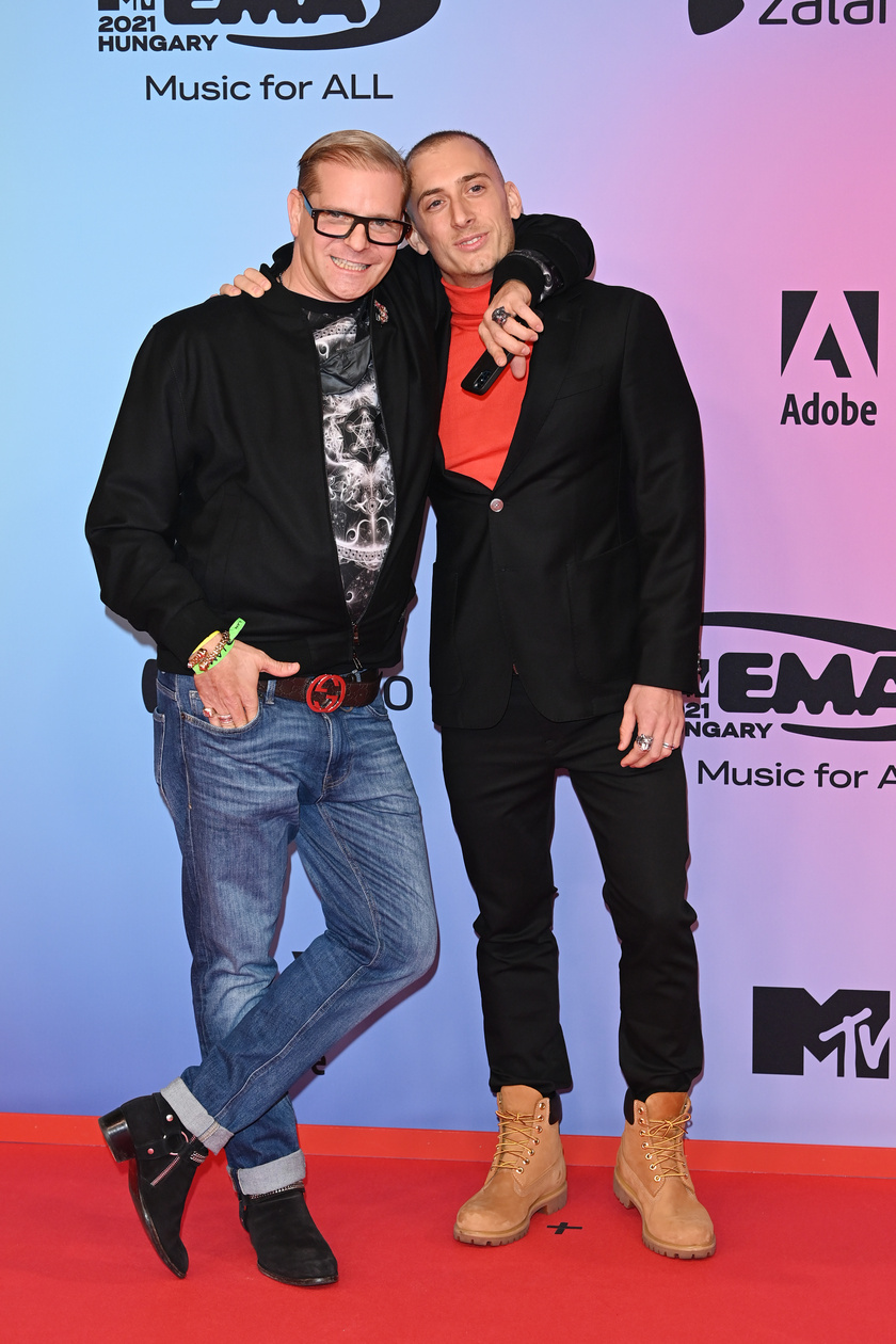 Kajdi Csaba és Dávid 2021 novemberében az MTV EMA díjátadó gálán jelentek meg először együtt a nyilvánosság előtt.