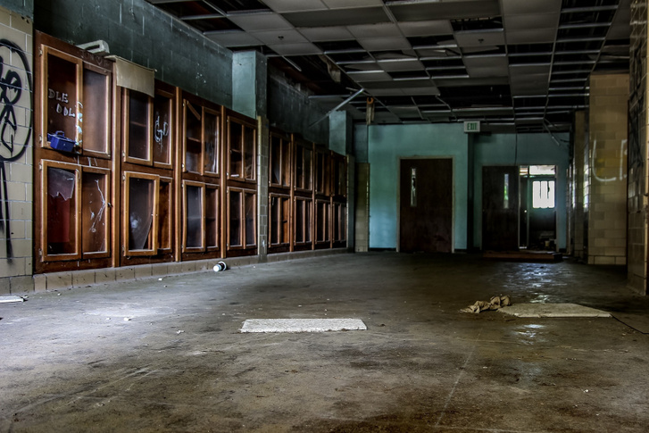 h MDRUM Abandoned Banks School-7