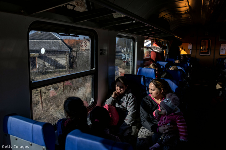 Ukrán menekültek Budapesten 2022. március 18-án